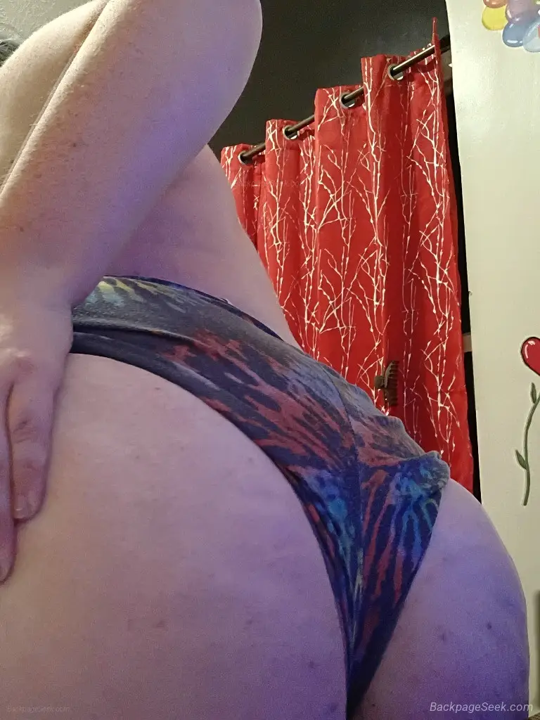 Big busty babe in San Fernando Valley – Women Seeking Men photo 2