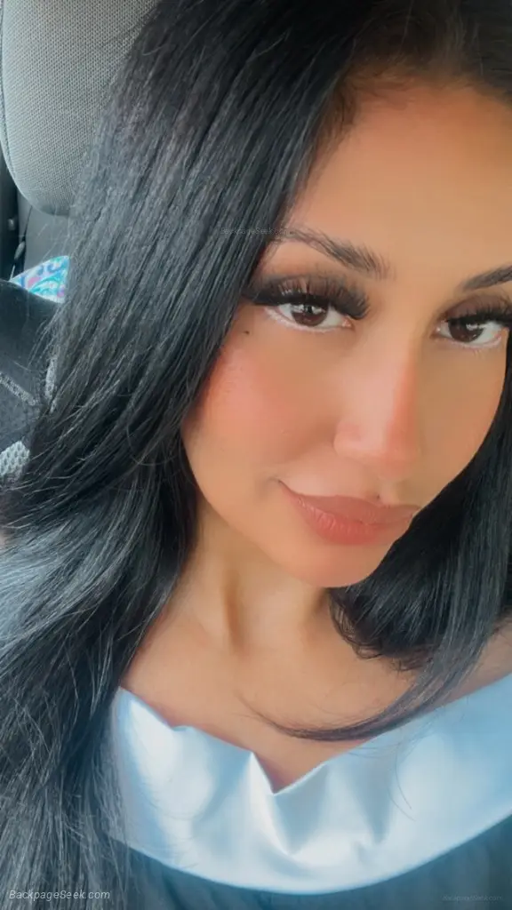SEXY LATINA AVAILABLE NOW
