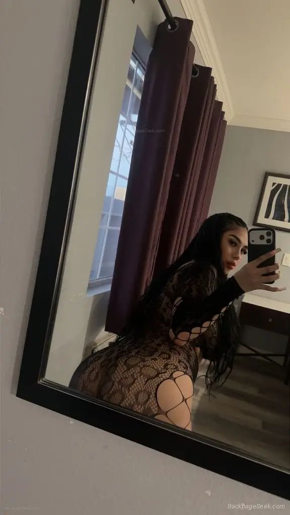 Sexy tight latina mama in town cum see me incall specials