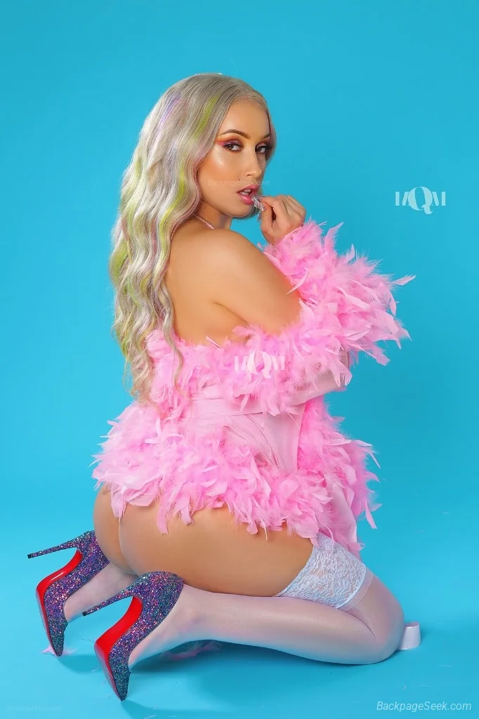blonde bombshell hosting and doing outcalls so lets party an... in San Francisco – Women Seeking Men photo 2