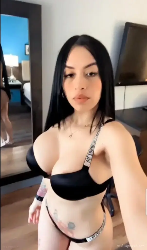PAPY VEN A PASARLA RICO ESTOY DISPONIBLE PARA SER TU PUTITA