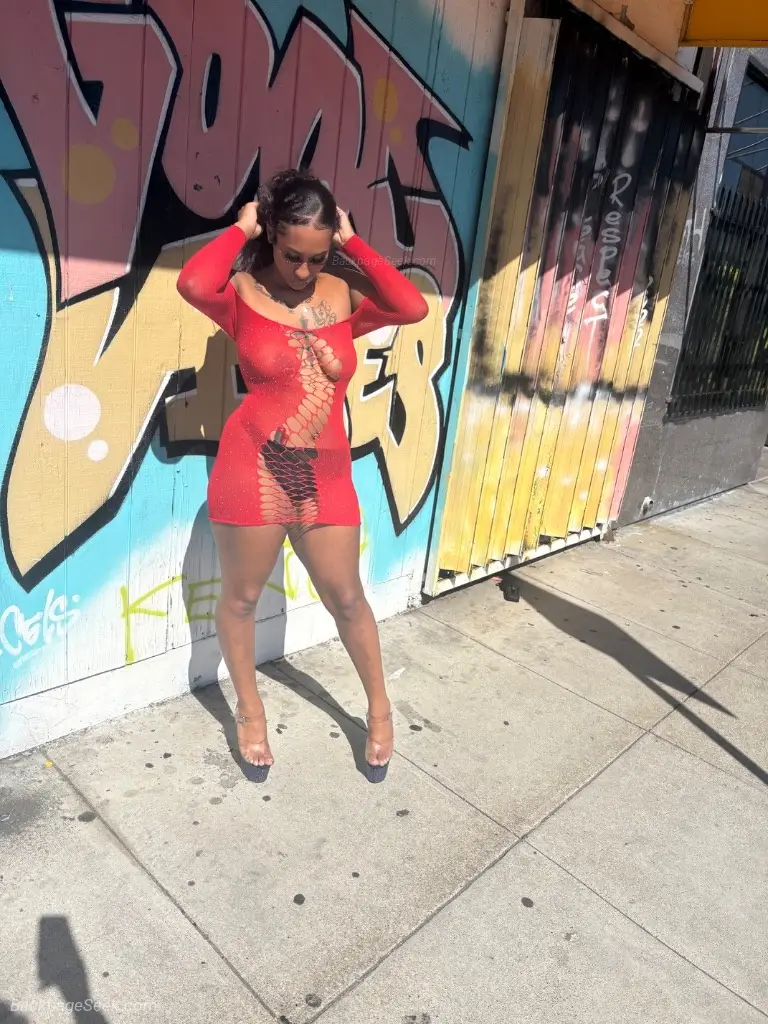 Hey sexyyy I m available rn come talk to me see what I got f... in San Francisco – Women Seeking Men photo 5