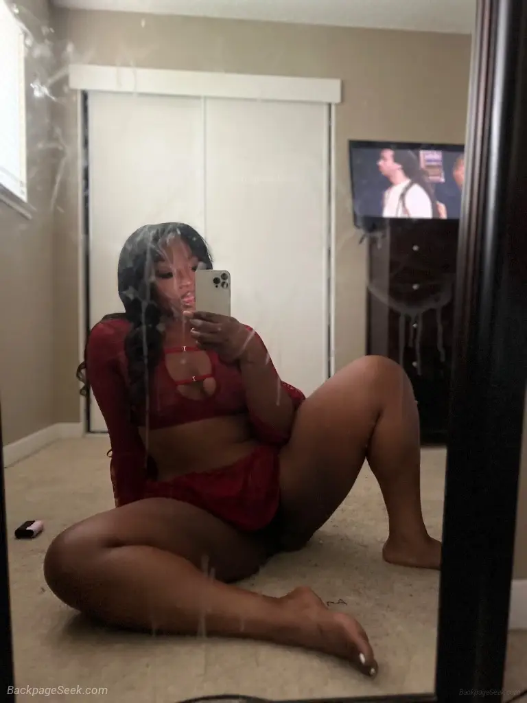 CUM make me squrit Thick JUICY Jamaican BABE AVAILABLE