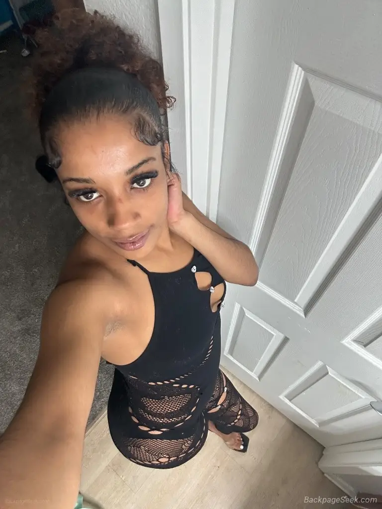AVAILABLE NOW outcall