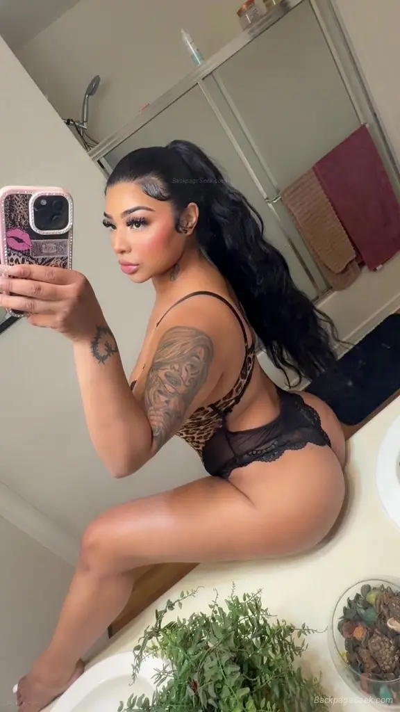 EXOTIC PLAYMATE