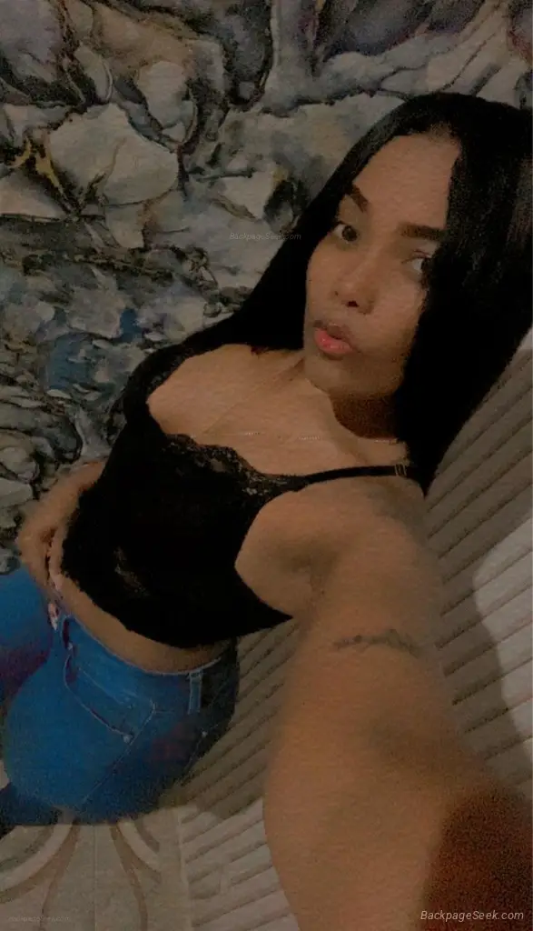 morena elegante y discreta in Savannah – Women Seeking Men photo 2