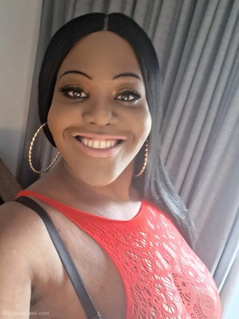 super Sexy Curvy Passiable Hung Big Booty Super Freak Visiti... in Savannah – Women Seeking Men photo 2