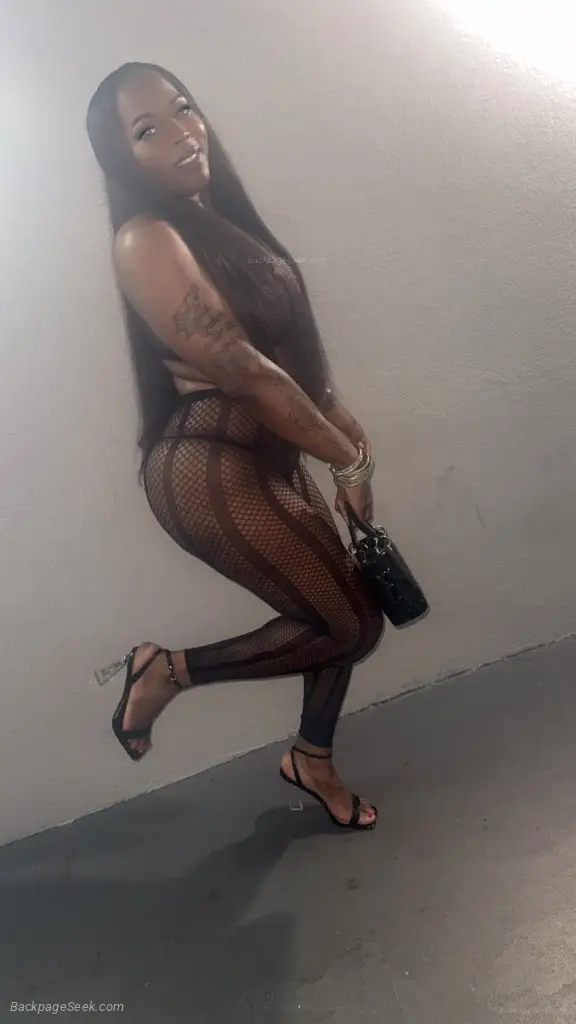 ill Turn You Out Make Me Tap OutMask Up Sneaky Links in Savannah – Women Seeking Men photo 6
