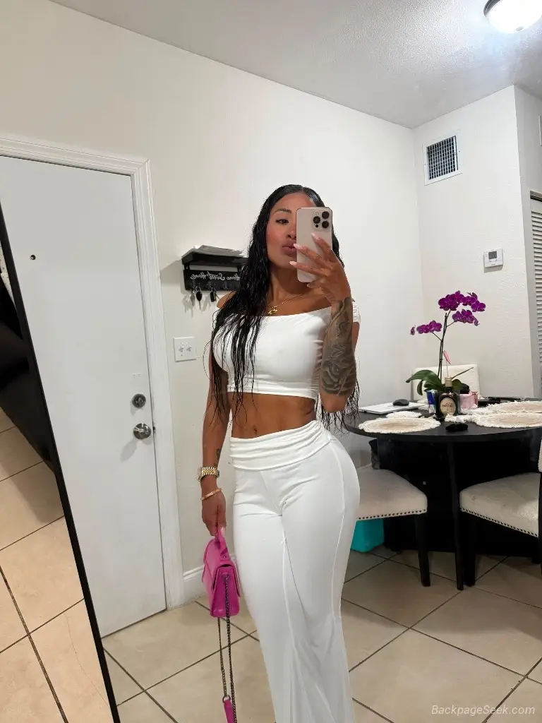 latina caliente con ganas de follar