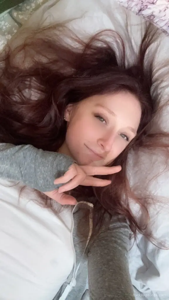 Hello love I m an affectionate girl and I want a boy who is... in Savannah – Women Seeking Men photo 2