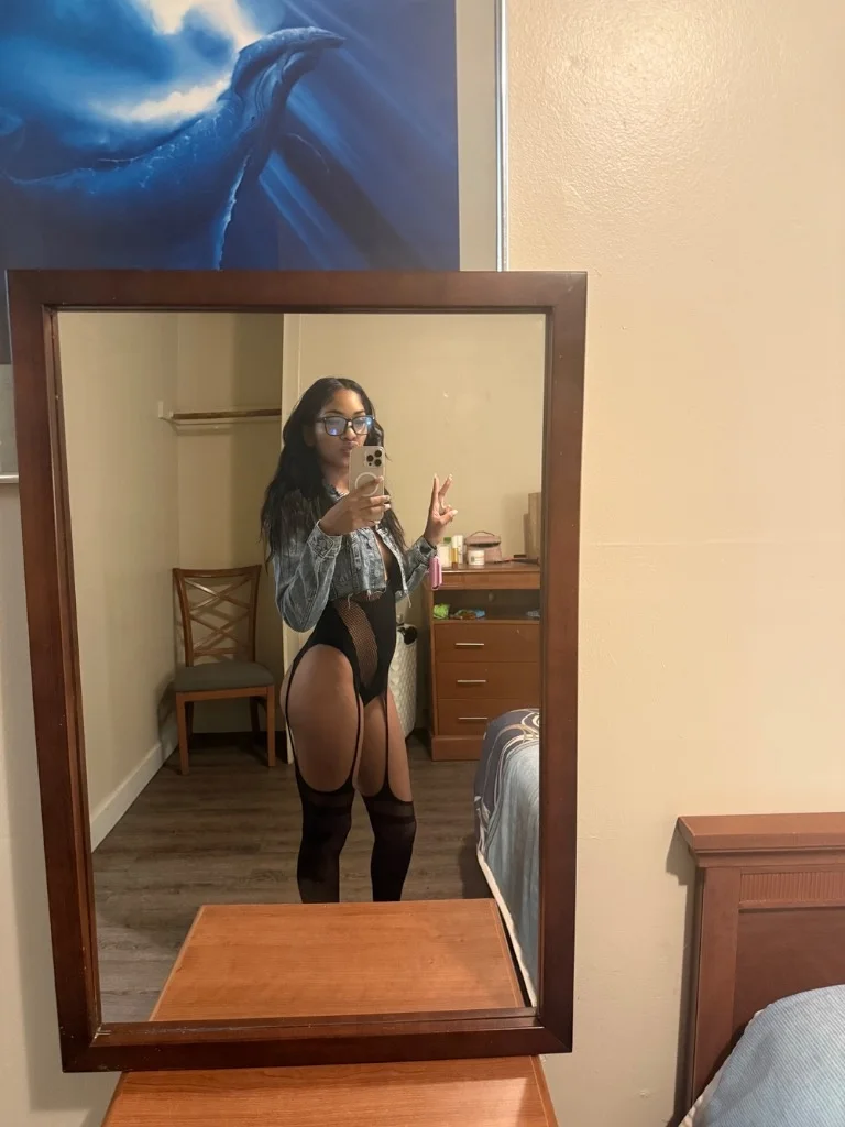 Sweet petite in Seattle – Women Seeking Men photo 3