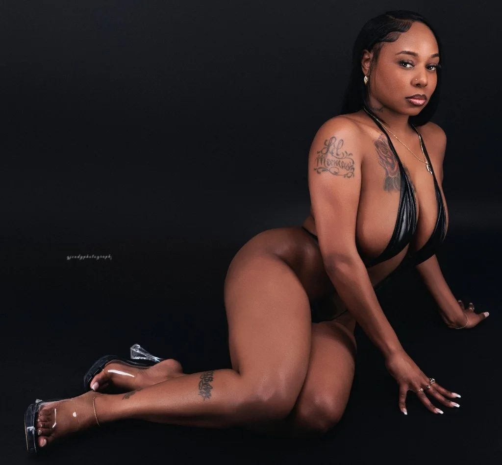 Slim Curvaceous Beauty Juicy Bangin Body 34DDD Nice Round BO... in Seattle – Women Seeking Men photo 4