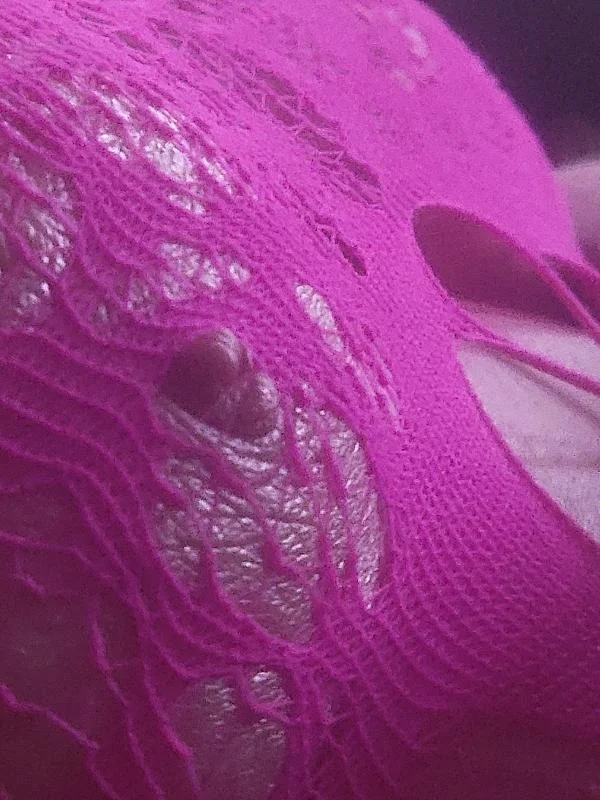 Your cock is only minutes away from my mouth in Seattle – Women Seeking Men photo 5