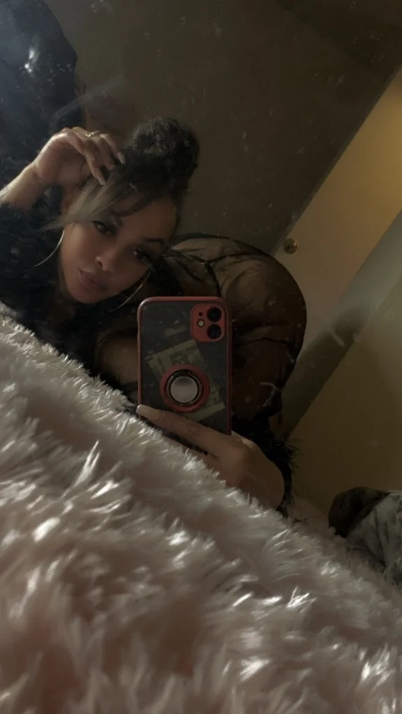 Sexy Sweet Petite Caramel Sensation Miss Amour in Seattle – Women Seeking Men photo 5