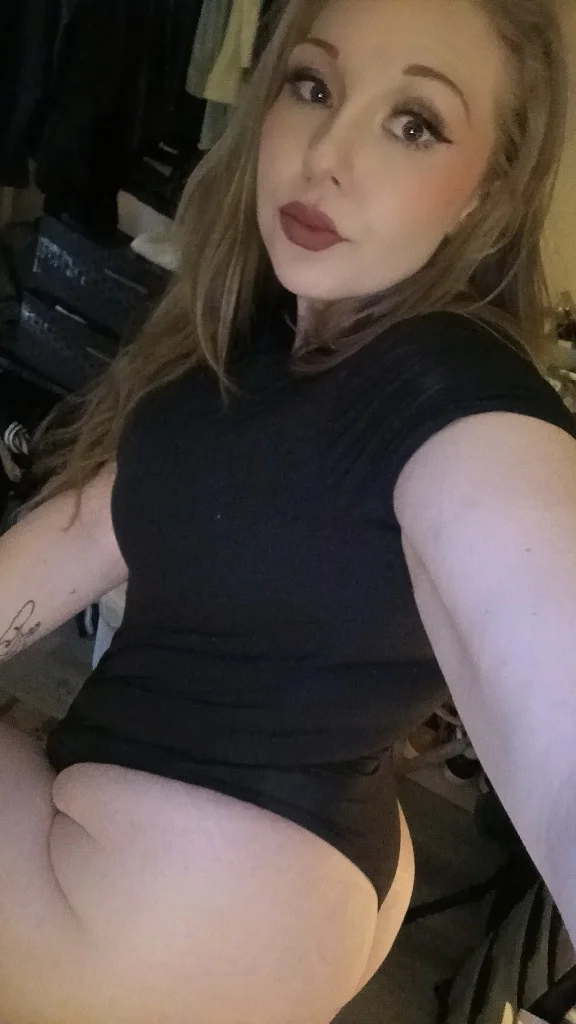 SLOPPY TOPPY QUEEN Thick Blonde and bout to BLOW UR MIND 247... in Seattle – Women Seeking Men photo 4