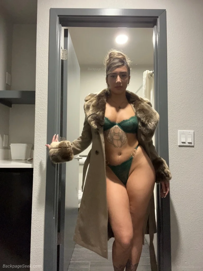 Ultra Refined Companion in Seattle – Women Seeking Men photo 2