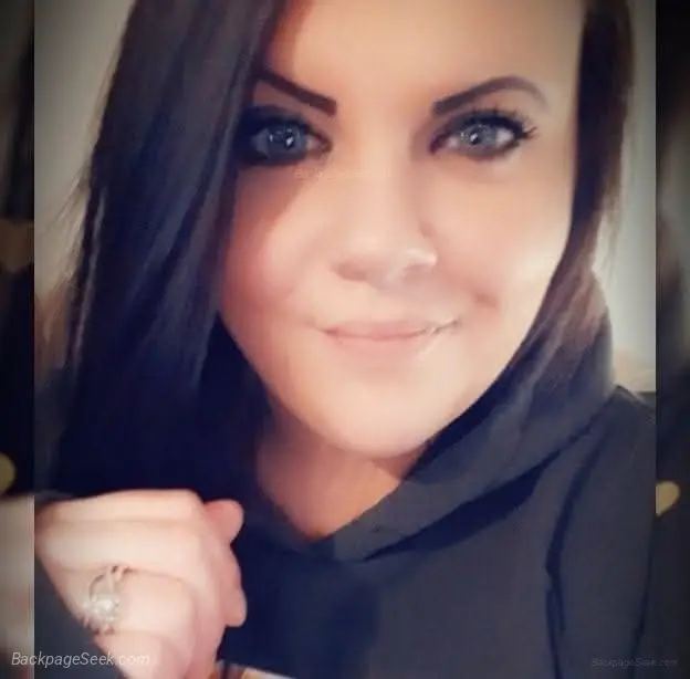 hey there in Seattle – Women Seeking Men photo 3