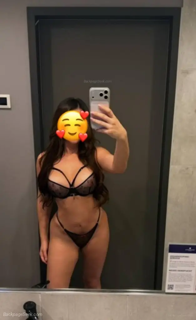 Hello love, I am a very sexy Latina girl willing to take pleasure.