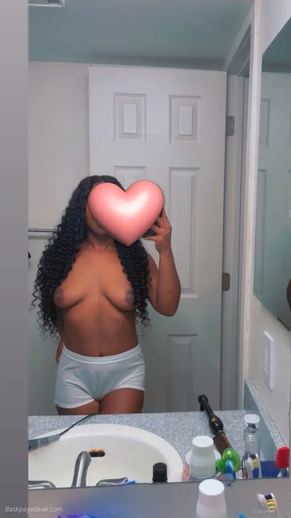 Fun sized Dominican princess in Seattle – Women Seeking Men photo 2