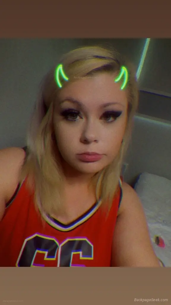 BLONDE BOMBSHELL NEXT DOOR CURVY CLASSY FUN-SIZED CANDI in Seattle – Women Seeking Men photo 2