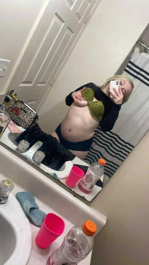 Cum and have some fun with me in South Bend – Women Seeking Men photo 5