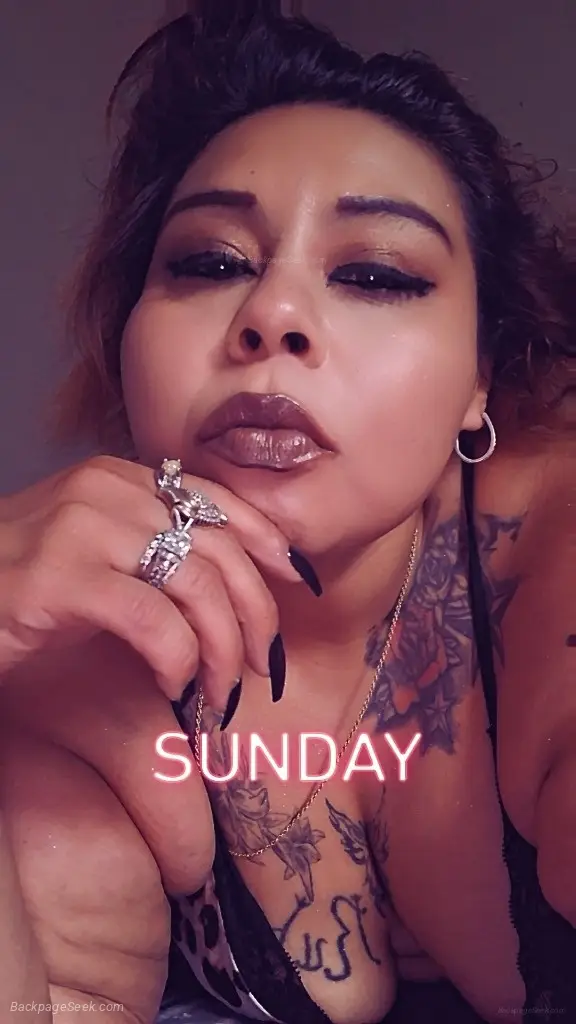 1 midwest head goddess with the fire wett pussy to match in South Bend – Women Seeking Men photo 4
