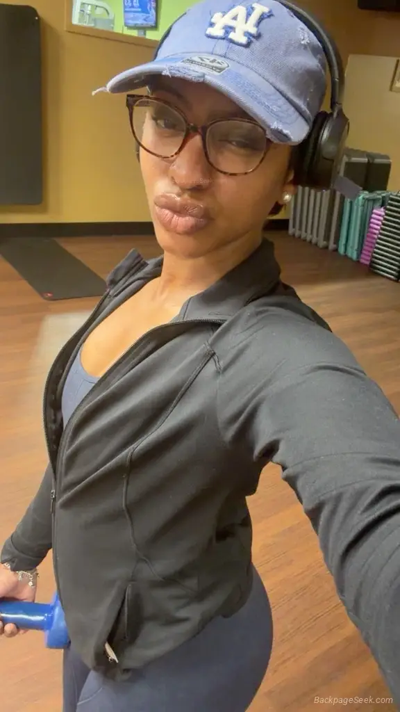 Pretty Enough To Distract You All Night in Southern Maryland – Women Seeking Men photo 3