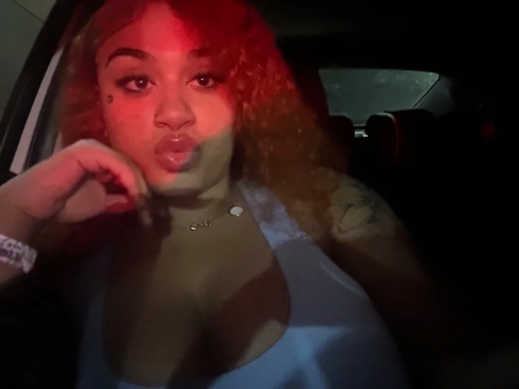 yellow fine shyt in Tallahassee – Women Seeking Men photo 2