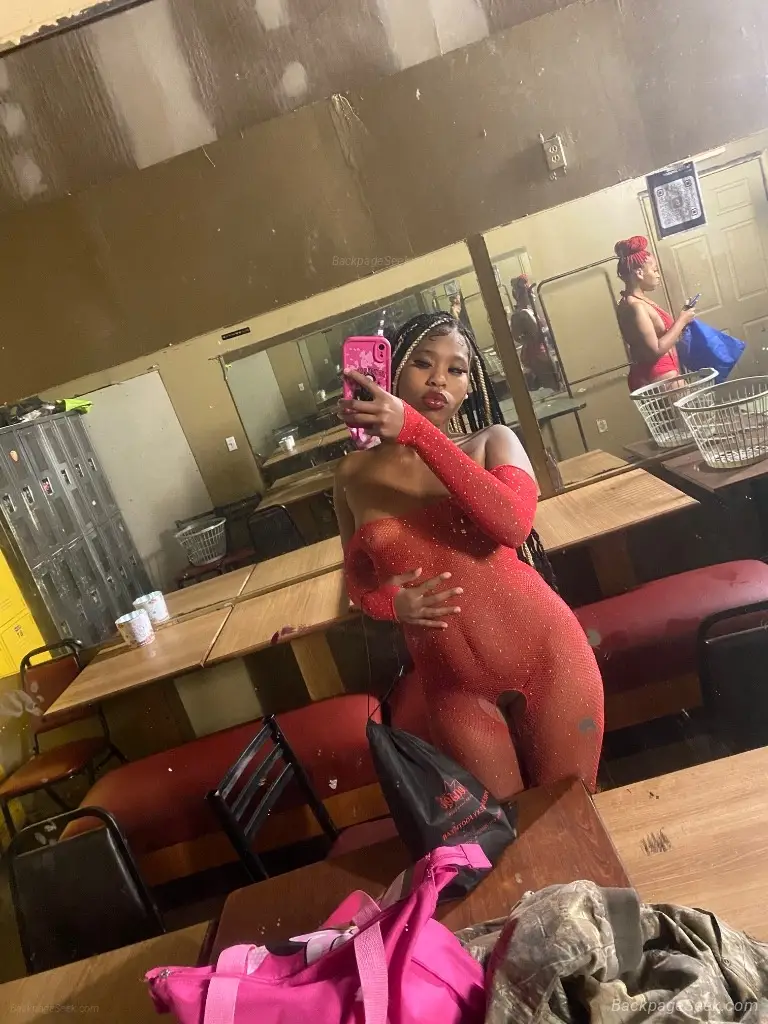 brown skin baddie two girl hit me up for pic in Tallahassee – Women Seeking Men photo 2