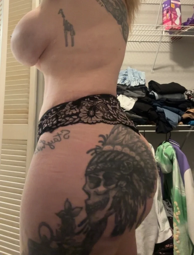 BIG BOOTY - BLUE EYES - TATTED UP
