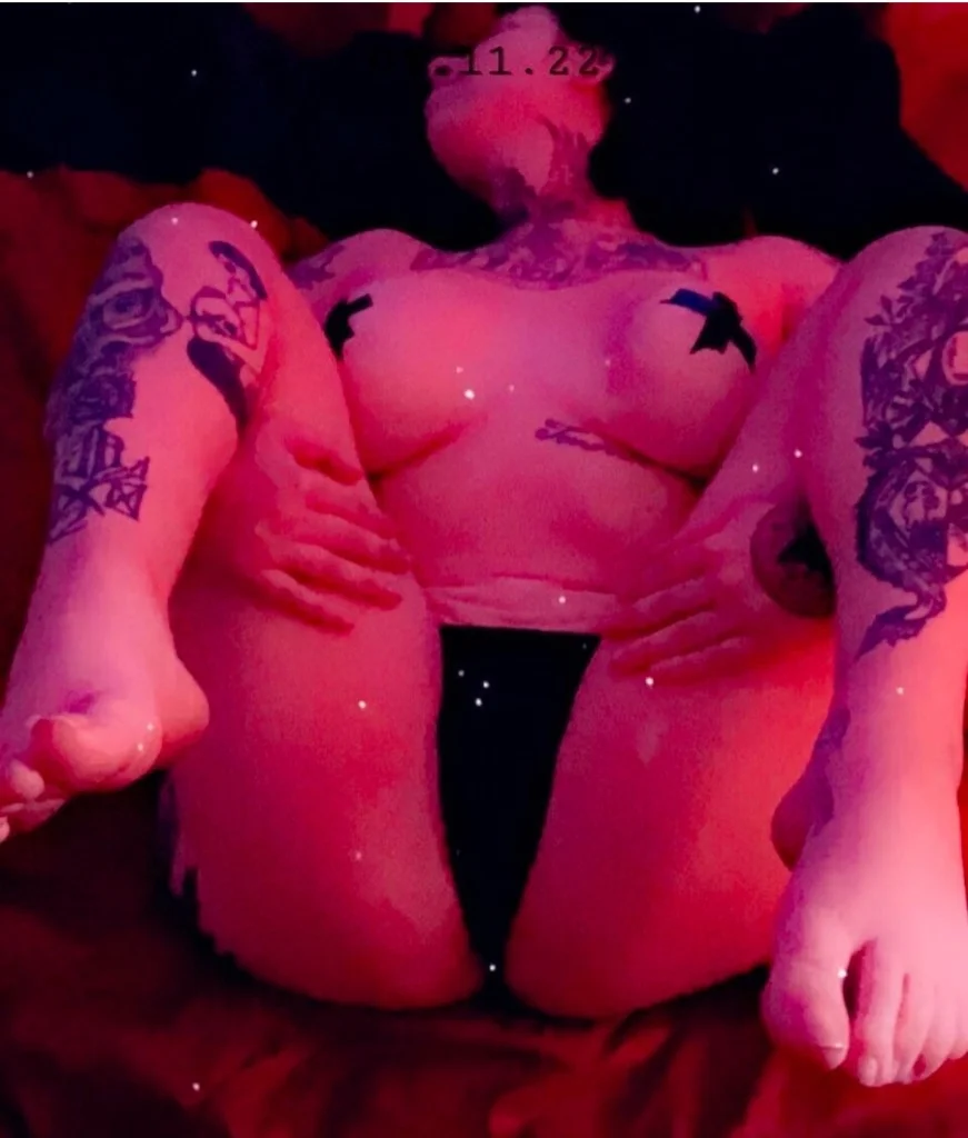 BIG BOOTY - BLUE EYES - TATTED UP in Tampa – Women Seeking Men photo 3