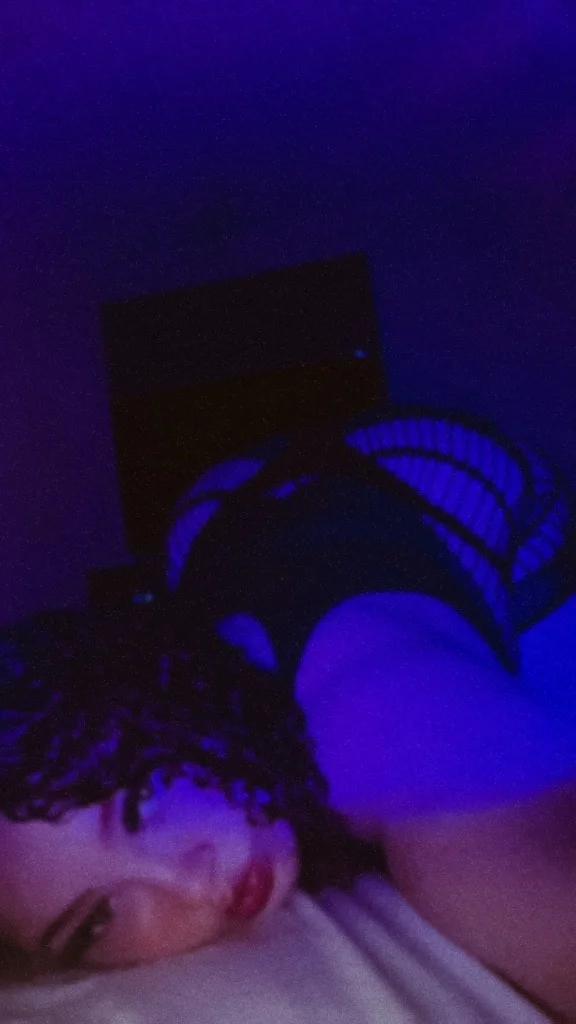 Leaving Friday Book Now in Tampa – Women Seeking Men photo 2