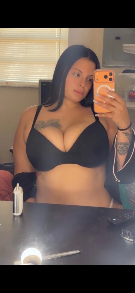 NYMPHO SNOW BUNNY BIG TITTIES JUICY PUSSY