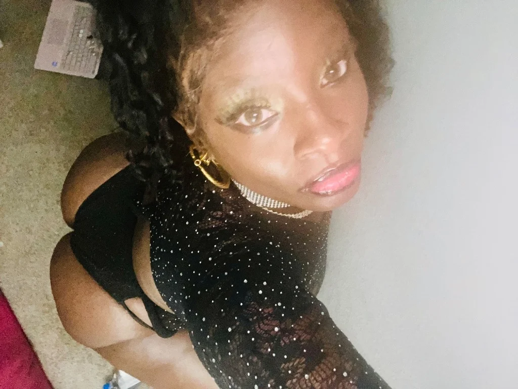 Ugh Where All My Freaky daddys at that is l looking for a se... in Tampa – Women Seeking Men photo 3