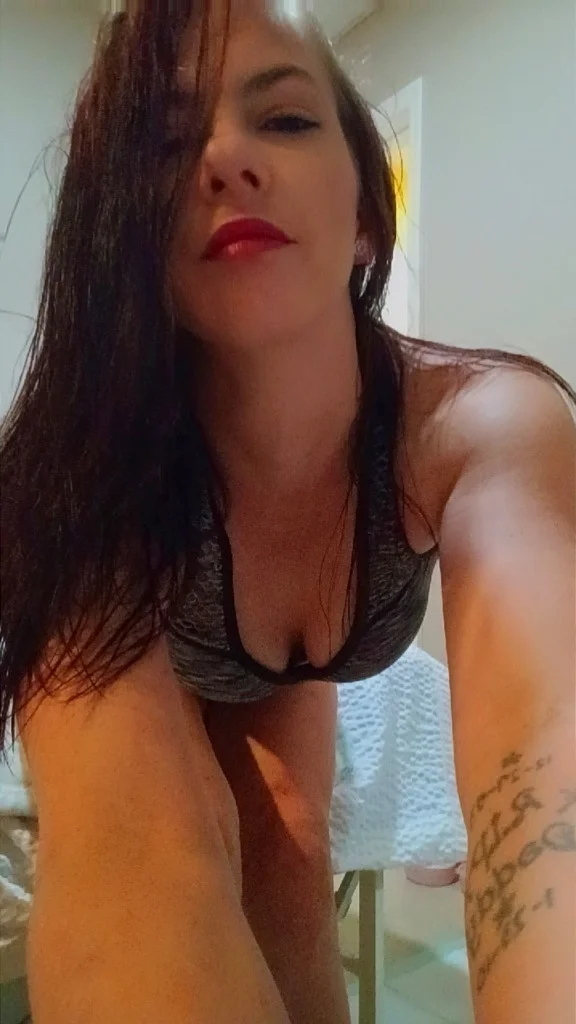 CUM HAVE SOME FUN W ME N BECOME MY NEW OBSESSION DADDY