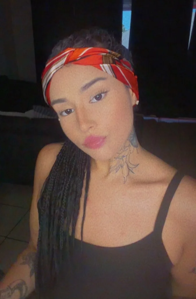 text me in Tampa – Women Seeking Men photo 3