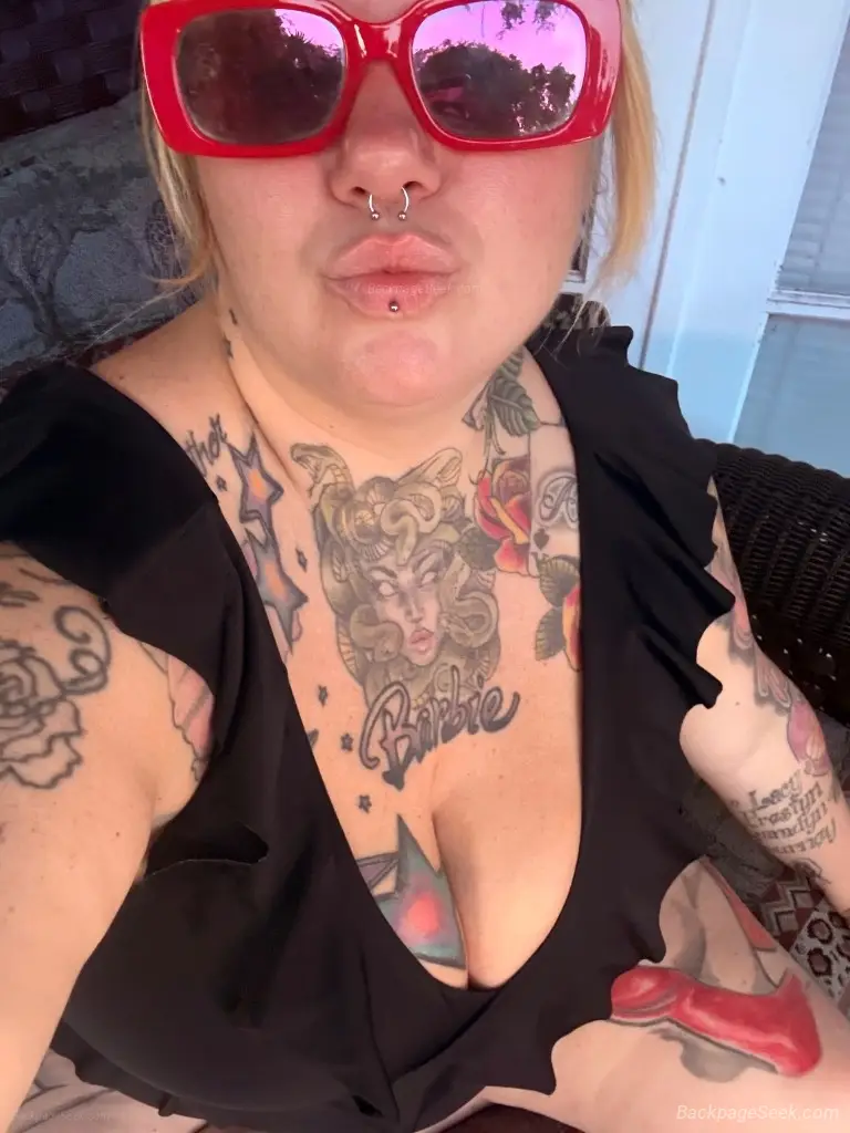 St. Pete available now! incall and outcall. Specials for weekend quick