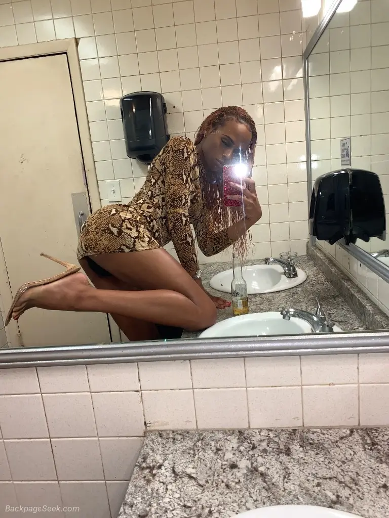 Im Back Boys in Tampa – Women Seeking Men photo 2