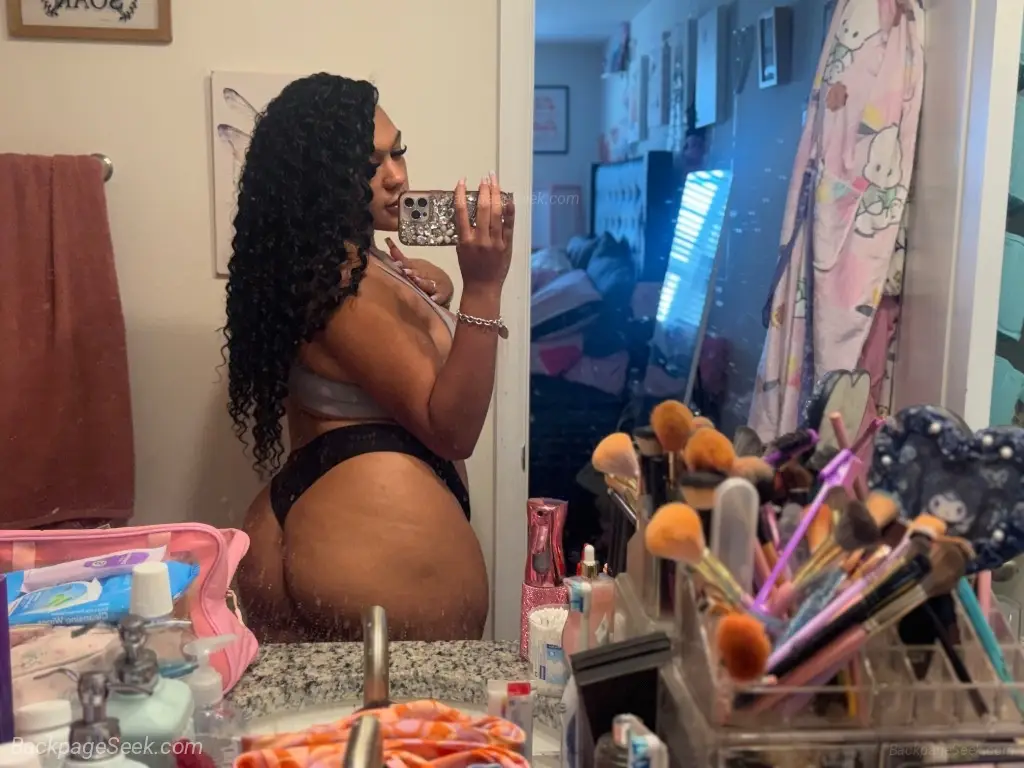 BADDIE Sexy Busty Mixed Light Skin Stallion THROAT GOAT in Tampa – Women Seeking Men photo 6