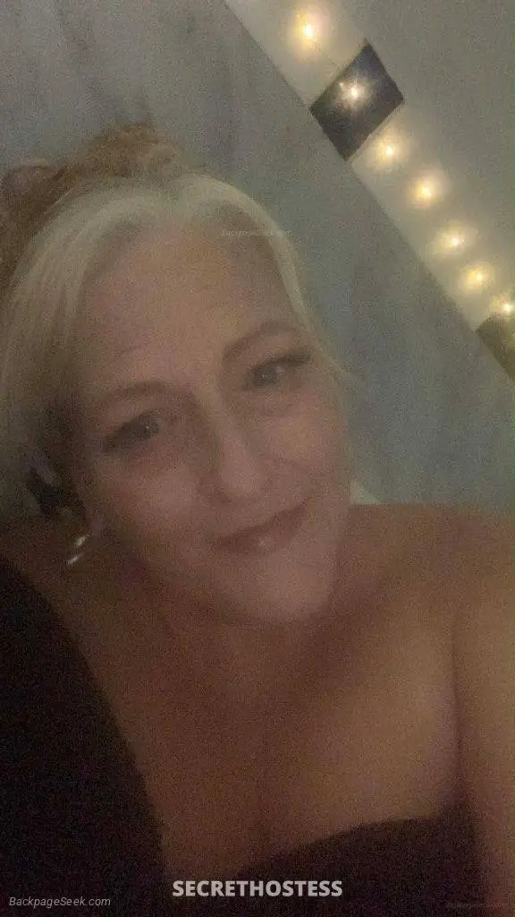 HAPPY HUMPDAY COME RELIEVE THAT PRESSURE WITH A SEXY SOFT in Tampa – Women Seeking Men photo 2