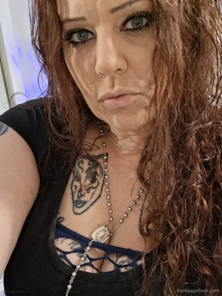 Tasty Tuesdays Feeling a little hot and bothered Let my curv... in Tampa – Women Seeking Men photo 3