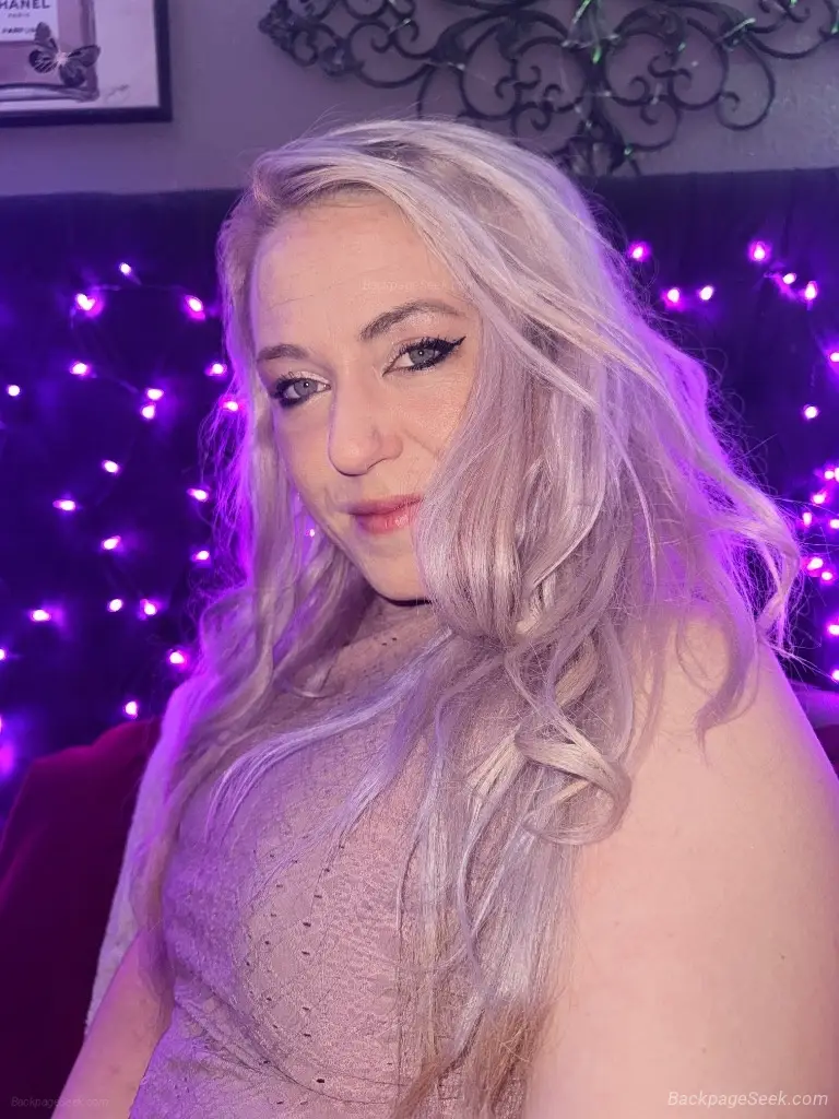 Cum and play daddy I've been so bad I need you to teach this... in Tampa – Women Seeking Men photo 3