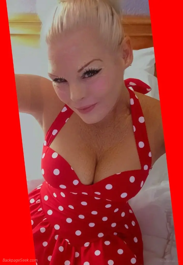 ((PARTY & PLAY 24/7 ))(SPECIALS TILL NOON (QV $85)) HOUR ($200)