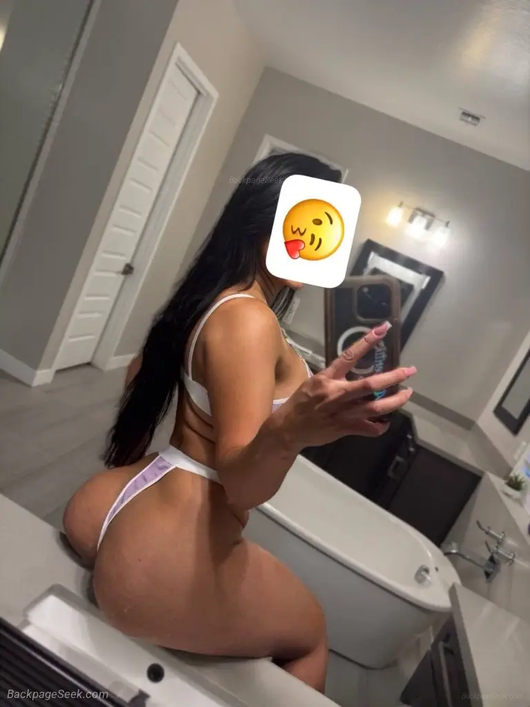 LATINA AVAILABLE!