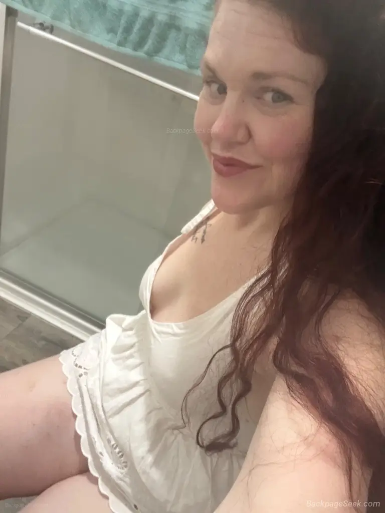 StARt- tHE wEEkeND!oFf w/ A bANg !Private Residence sexy Red head,orally