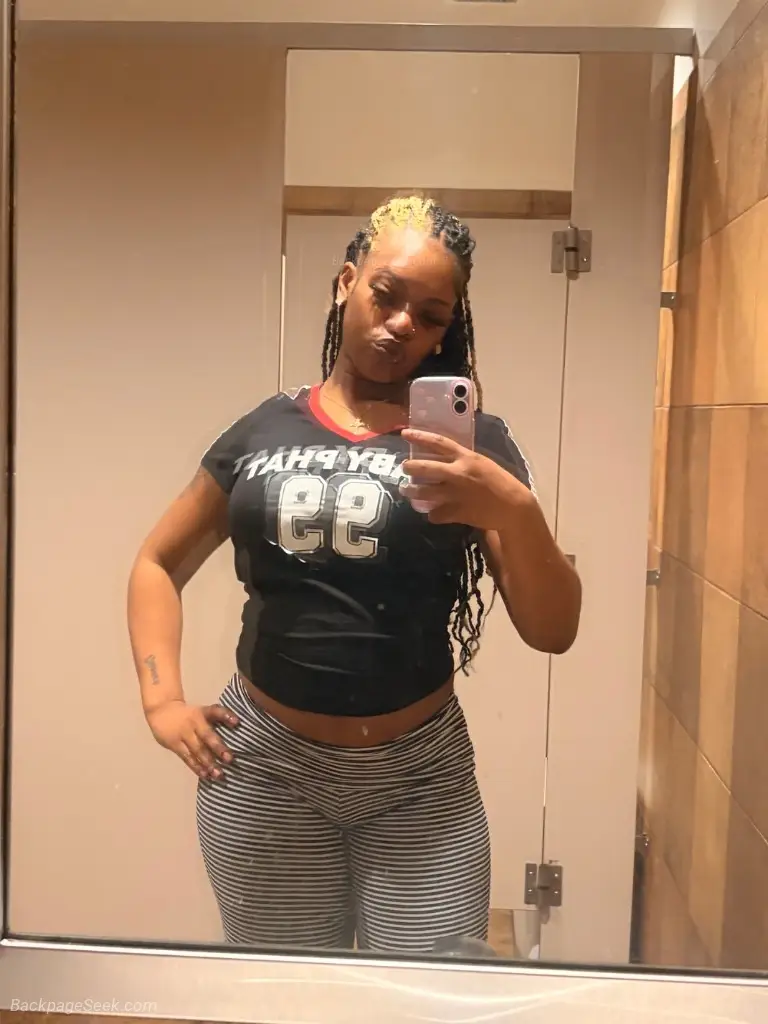 pretty face in Tampa – Women Seeking Men photo 3