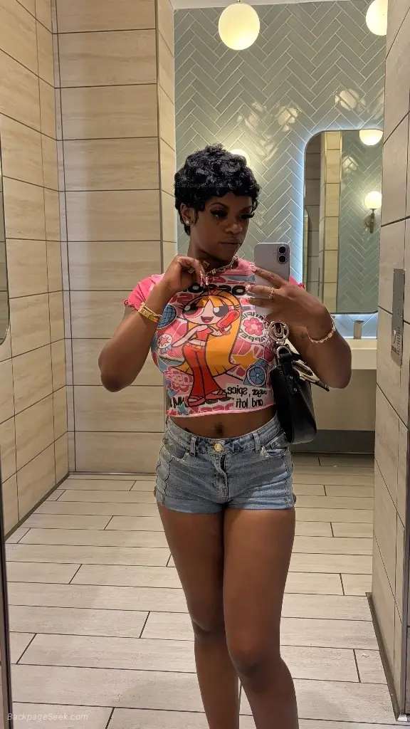 pretty face in Tampa – Women Seeking Men photo 6