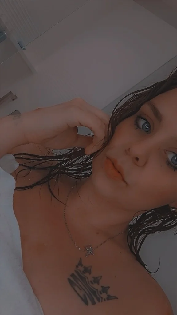 pretty savage ready to eat up your night in Treasure Coast – Women Seeking Men photo 4