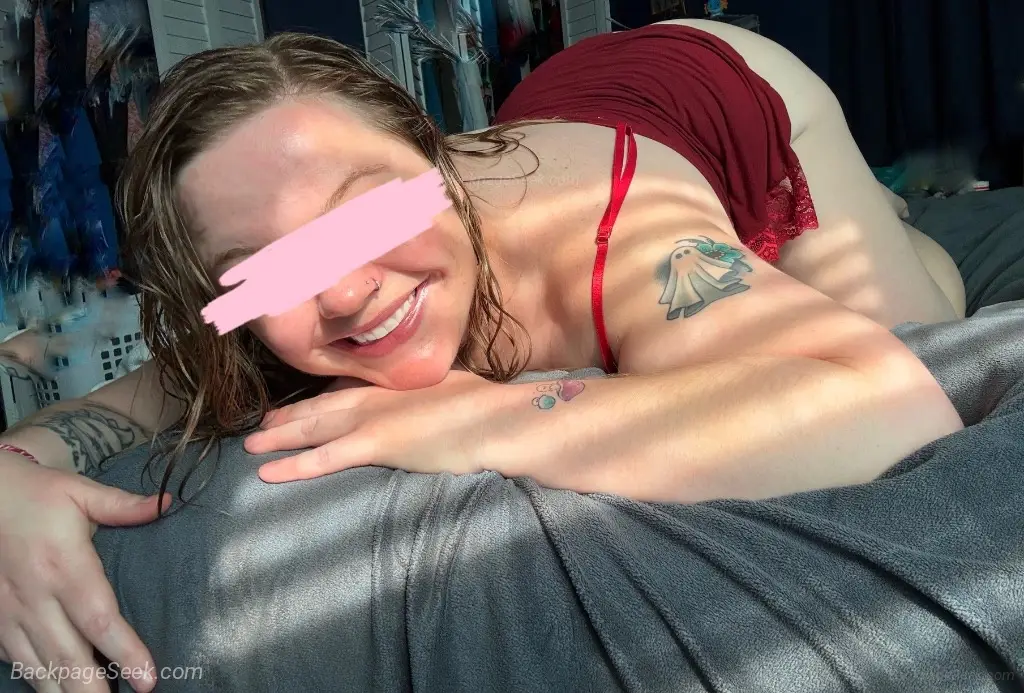 Thick blonde blue eyed babe in Treasure Coast – Women Seeking Men photo 6