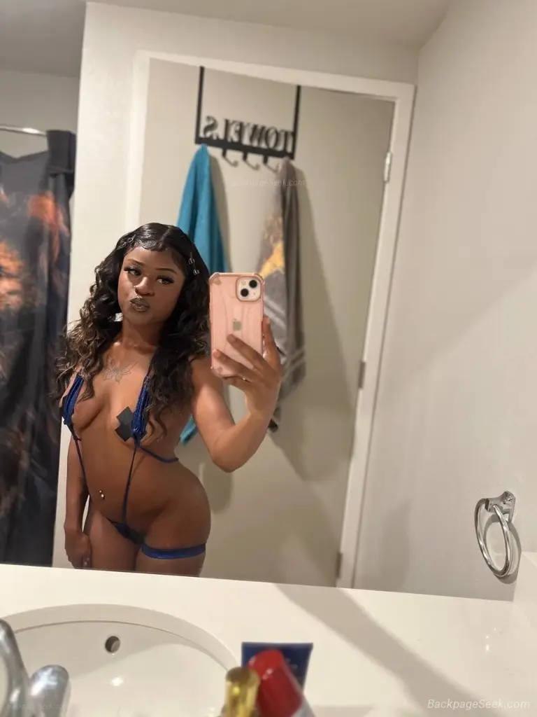 4'11 Petite & Busty Available Now Let's Meet Verification Required
